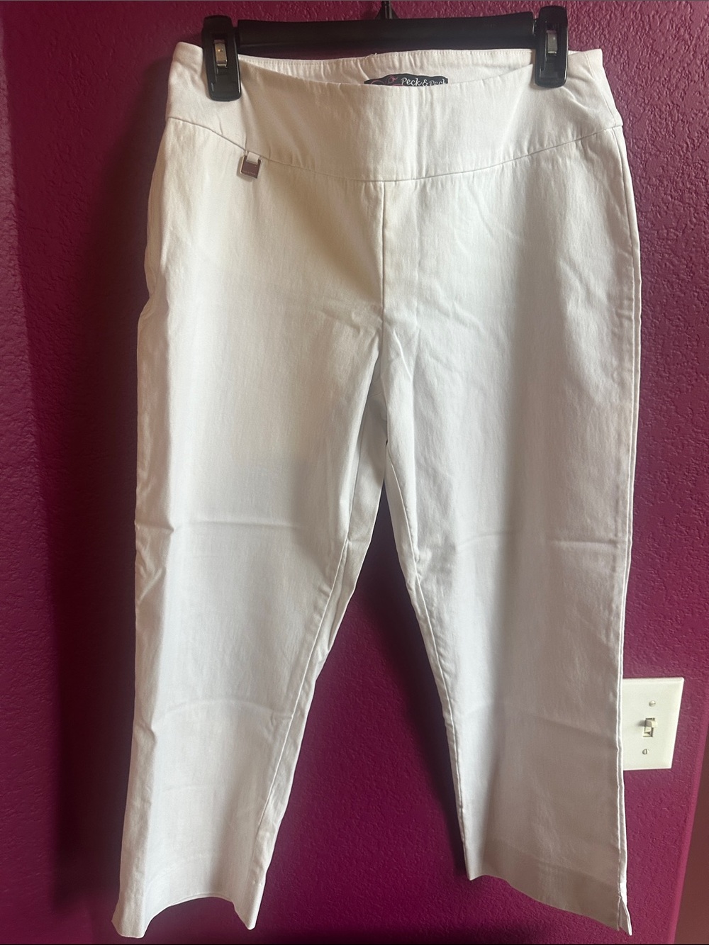 White Peck & Peck Pull-on Capris - Picture 2 of 6